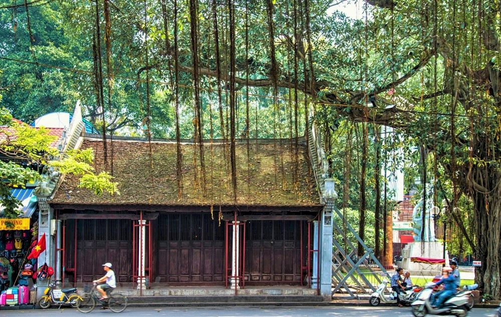 Ba Kieu temple is among the earliest places worshipping Mother Goddesses in Vietnam